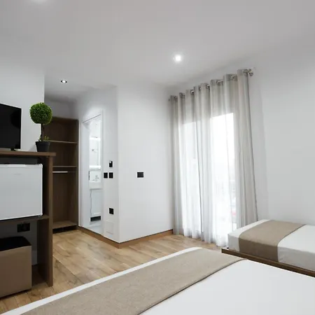Bliss Hotel *